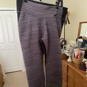 Size Large Nike Leggings